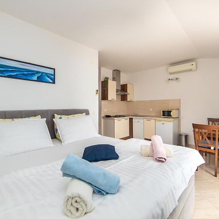 Apartments Tilda Брист Екстериор снимка